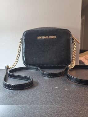 Michael Kors Jet Set Patent Leather Crossbody Camera Bag Black